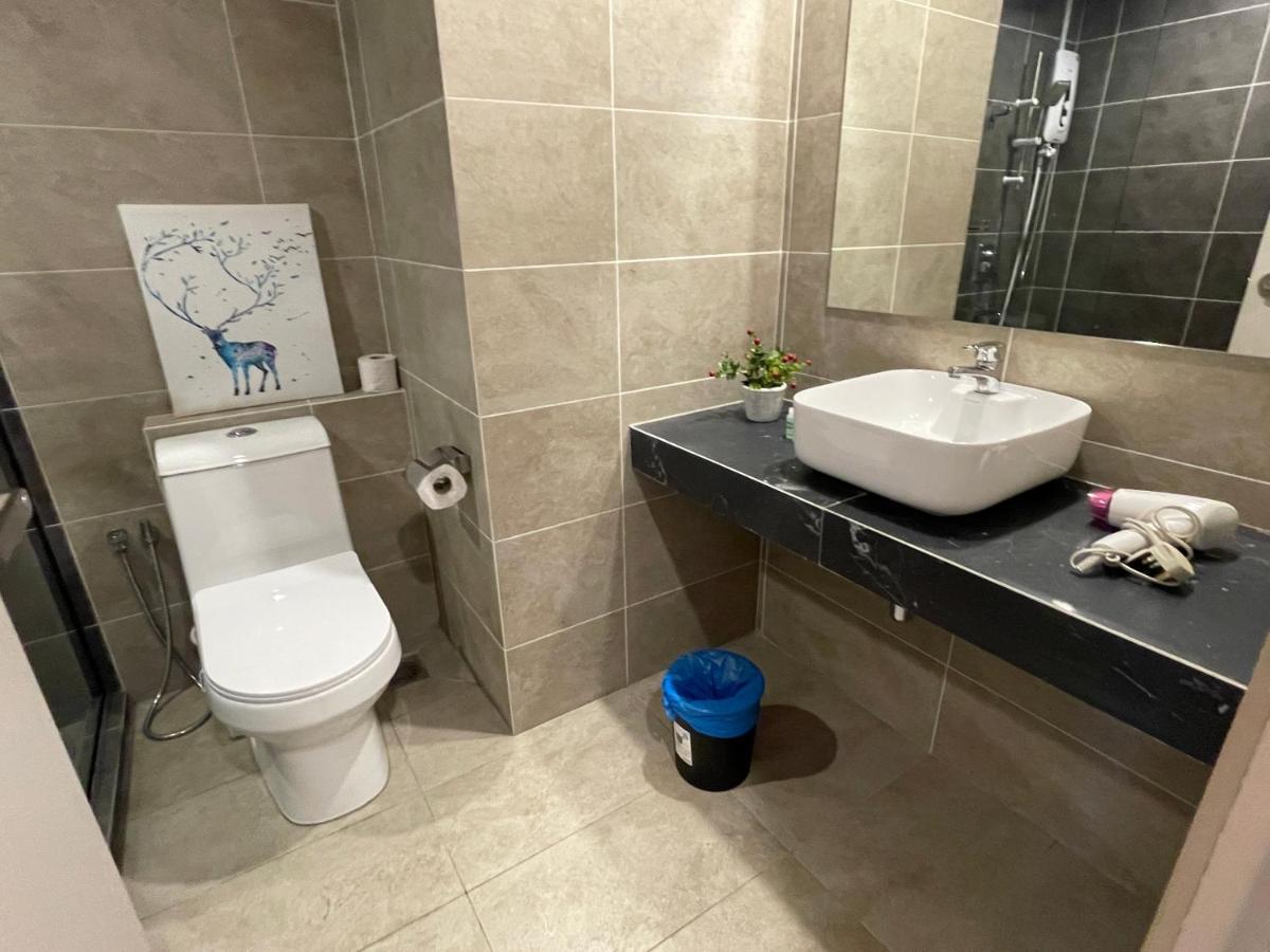 Aru Suites Homestay Wifi,Carpark,24H Check In,Water Filter By R2 Residence Kota Kinabalu Kültér fotó